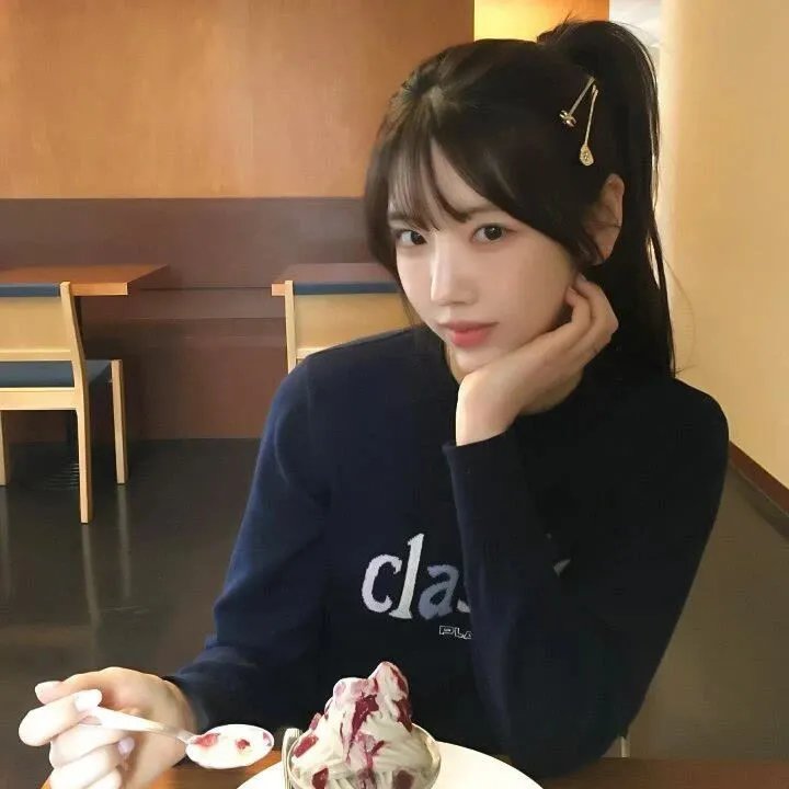 女大学生